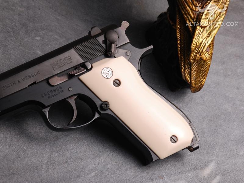 39-2 GRIPS IMITATION IVORY GOLD MED COLOUR ** Express * SMITH & WESSON MODEL 39 