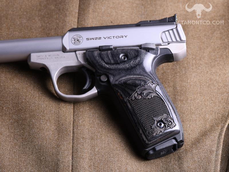 s w 22 victory altamont company s w 22 victory classic panel silverblack standard stipple with laser logo label