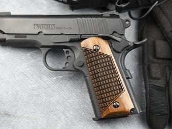 1911 Compact/Officer Classic Panel Super Walnut Crocback