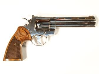 Colt Python Target Super Walnut Checkered