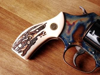S&W J Round Classic Panel Imitation Stag with Bronze Medallion