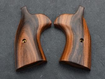 S&W K/L Square Target Santos Rosewood - CLOSEOUT</br>(Retail Price: $42)