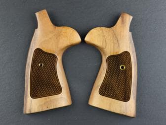 S&W N Square Target American Walnut Checkered<br>(Retail Price: $52)